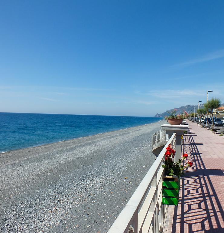 Bed and Breakfast La Zagara Furci Siculo Zewnętrze zdjęcie